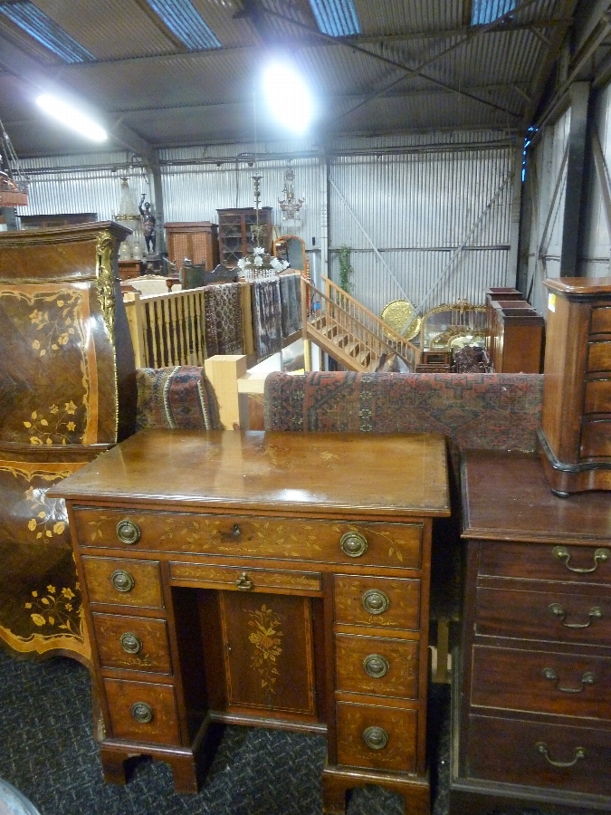 Kneehole Desk