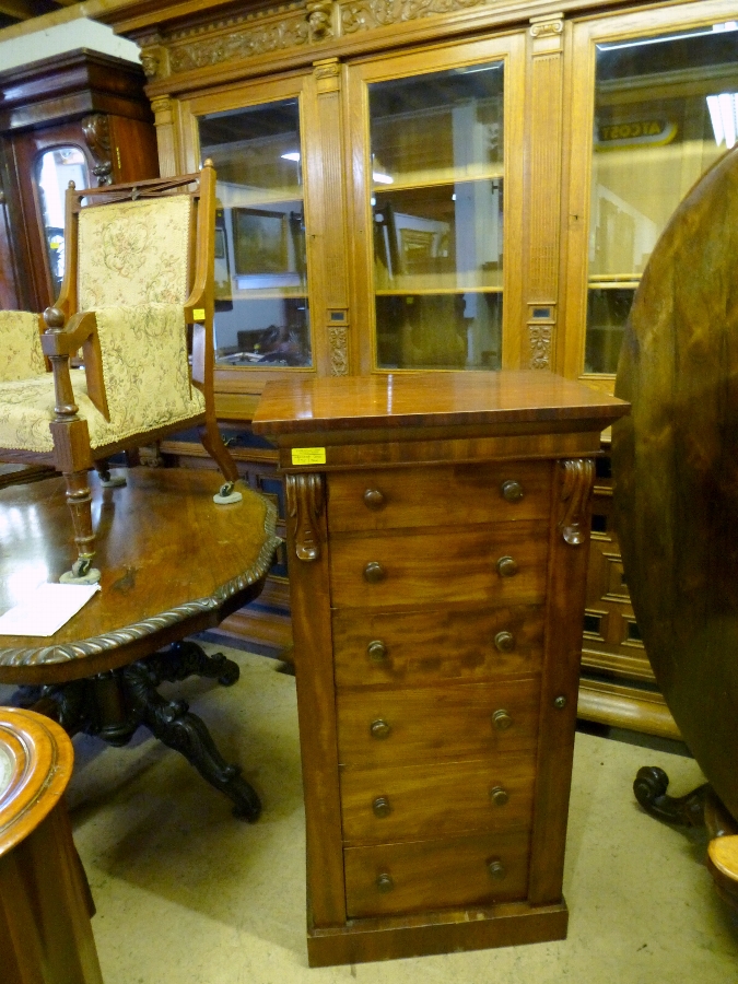 Wellington Chest