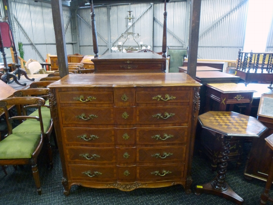 Commode Chest