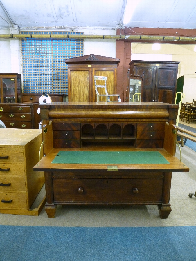 Secretaire Chest