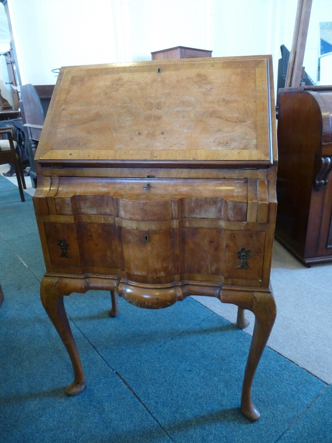 Small Bureau