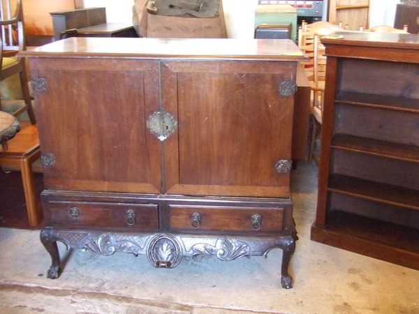 Cabinet on Stand