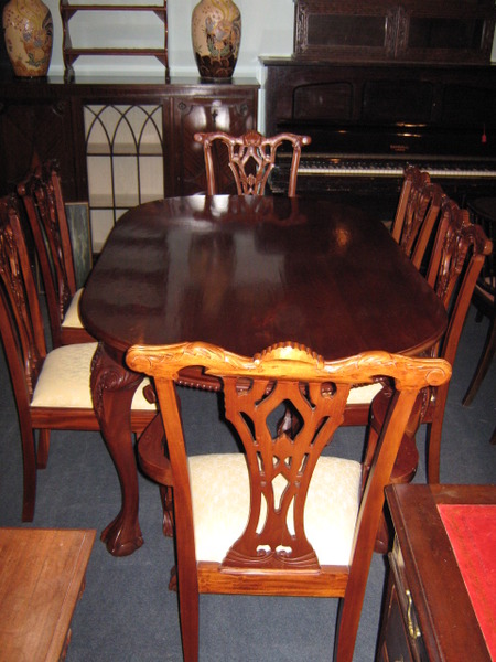 Table & chairs